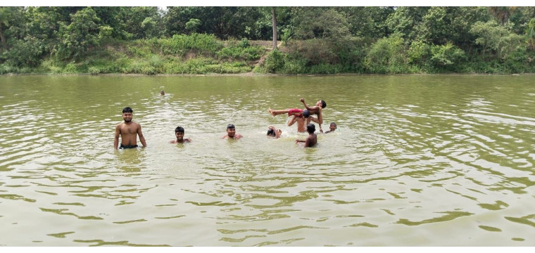 চাঁপাইনবাবগঞ্জে তিব্র তাপদাহ ও পানি সংকটে অতিষ্ঠ জনজীবন