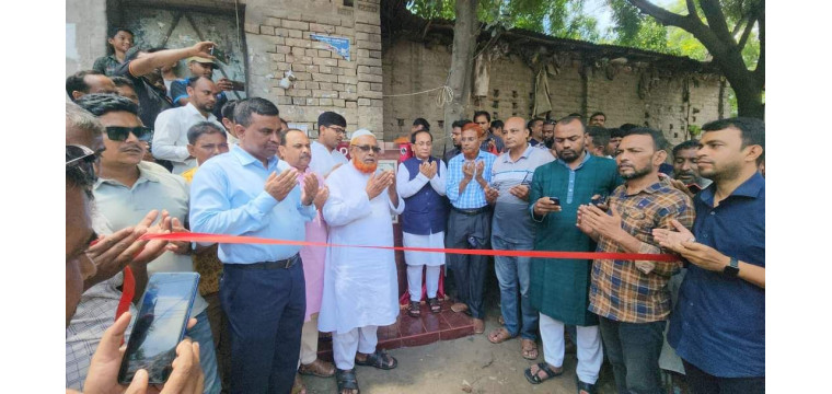 চাঁপাইনবাবগঞ্জে ১০ কোটি টাকা ব্যয়ে রাস্তার কাজের উদ্বোধন