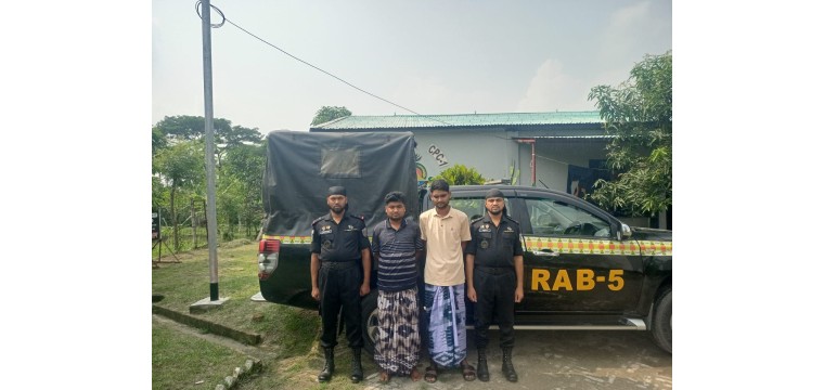 চাঁপাইনবাবগঞ্জে ২ কোটি টাকার হিরোইনসহ দুই ভাই গ্রেফতার