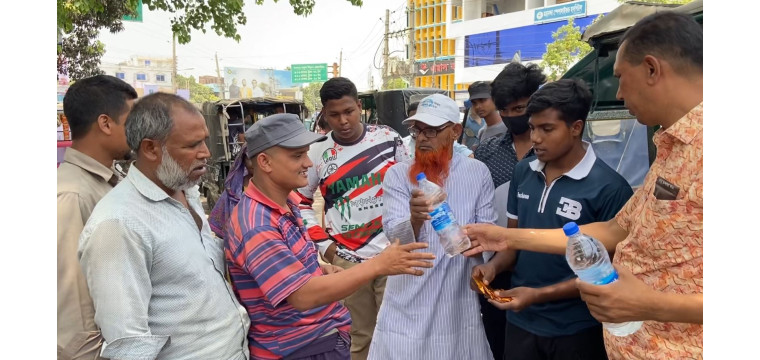 সিঙ্গাপুরে চিকিৎসাধীন এরফান আলী'র নির্দেশে পানি ও স্যালাইন বিতরণ