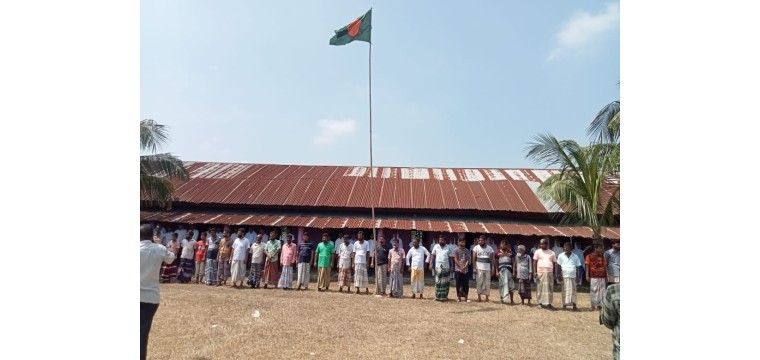 চাঁপাইনবাবগঞ্জের গোমস্তাপুরে প্রধান শিক্ষকের বিরুদ্ধে অর্থ আত্মসাতের প্রতিবাদে মানববন্ধন ও বিক্ষোভ 