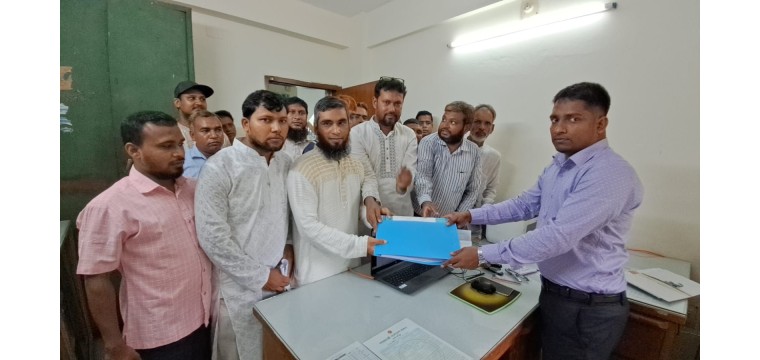 চাঁপাইনবাবগঞ্জ  জেলা নির্বাচন কর্মকর্তার সাথে সাক্ষাত বাংলাদেশ আম জনগণপার্টির নেতার