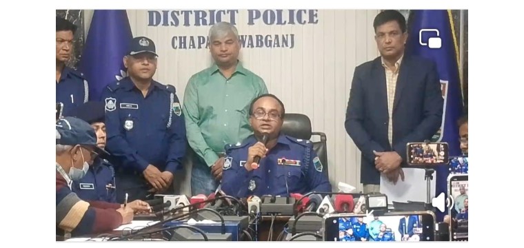 চাঁপাইনবাবগঞ্জে অটো রিকশা চালকের জট খুললো পুলিশ