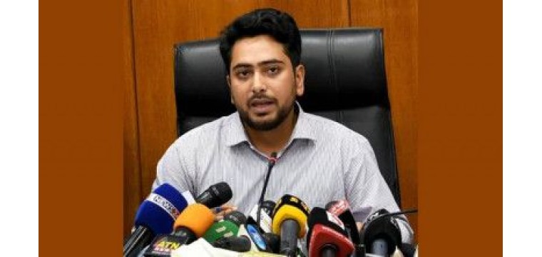 পদত্যাগ করলেন উপদেষ্টা নাহিদ