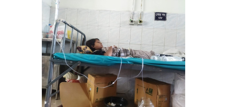 বাবা-মা হারা উম্মে কুলসুম এখন আইসিইউতে – দুটি কিডনি নষ্ট, বাঁচার আকুতি সমাজের প্রতি