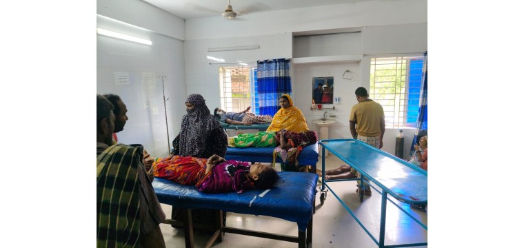 গোমস্তাপুরে জমি নিয়ে দুপক্ষের সংঘর্ষে আহত-৩০