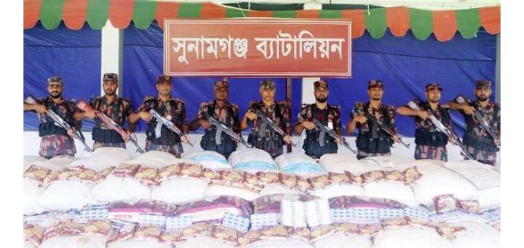 ইঞ্জিনচালিত নৌকা থেকে কোটি টাকা মূল্যের ভারতীয় পণ্য জব্দ