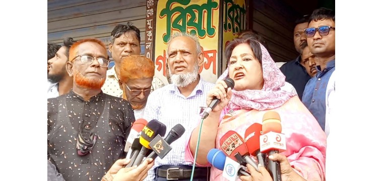 গোমস্তাপুরে বিএনপি নেত্রী পাপিয়ার বিশাল মোটরসাইকেল শোডাউন  