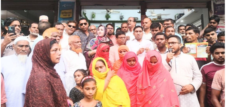 ভোলাহাটে বিএনপির এমপি মনোনয়ন প্রত্যাশী শুচির লিফলেট বিতরণ ও পথসভা অনুষ্ঠিত