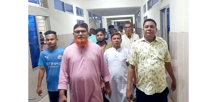 অসুস্থ বীর মুক্তিযোদ্ধা ও বিএনপি নেতার খোঁজ নিলেন উপজেলা ও রহনপুর পৌর বিএনপির নেতারা