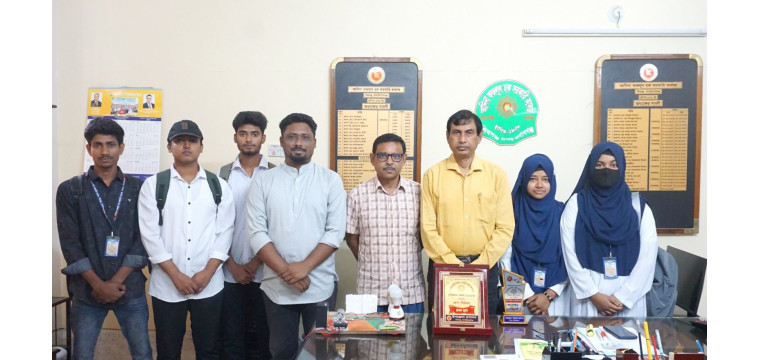 বিজ্ঞান ও প্রযুক্তি সপ্তাহ শিবগঞ্জ উপজেলায়  সিনিয়র গ্রুপে আদিনা কলেজ চ্যাম্পিয়ন