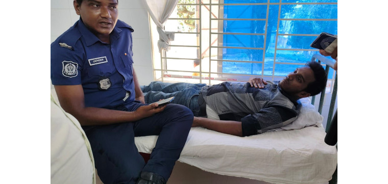 গোমস্তাপুরে রায়হান ফিলিং স্টেশনে পুলিশ সদস্যকে মারধর অভিযোগ ৩ জন আটক