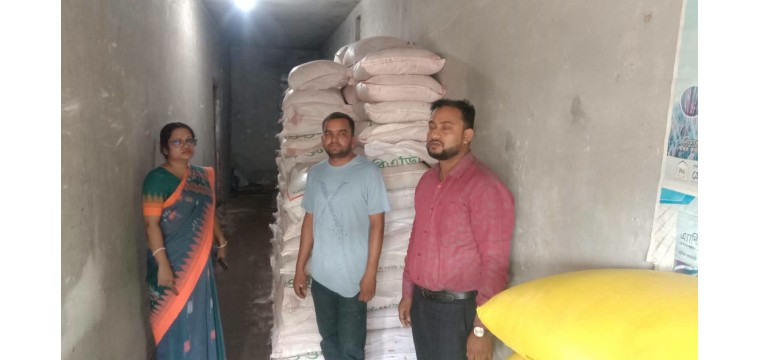 নাচোলে ডিএপি সার মজুদের অভিযোগ, ৫ হাজার টাকা জরিমানা নিয়ে কৃষকদের অসন্তোষ