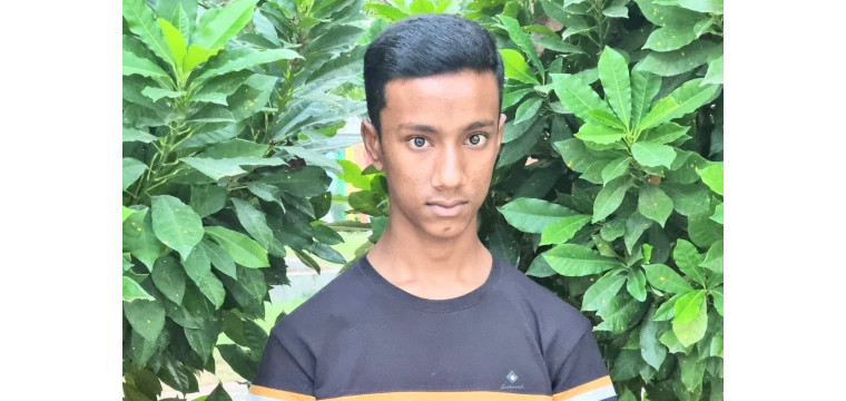 মঞ্জুর আহমদ উচ্চ বিদ্যালয় থেকে একমাত্র বৃত্তি পেয়েছে জর্জ