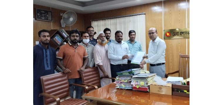 বিএমডিসি নিবন্ধনের দাবিতে চাঁপাইনবাবগঞ্জে ডেন্টাল ডিপ্লোমাধারীদের স্মারকলিপি, ২০ হাজার গ্র্যাজুয়েটের কর্মসংস্থান সংকটের আশঙ্কা