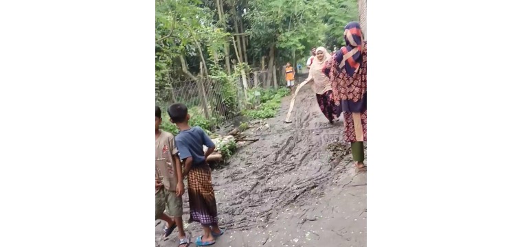 মাদক ব্যবসার প্রতিবাদ করায় প্রবাসীর স্ত্রীকে কুপিয়ে জখম