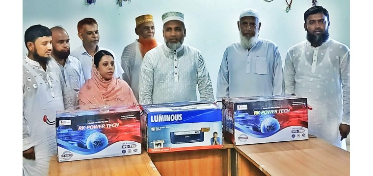 নাচোল উপজেলা স্বাস্থ্য কমপ্লেক্সে  স্থানীয় এমপির আইপিএস ও ব্যাটারী প্রদান