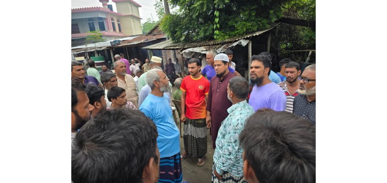 শিবগঞ্জে মধ্যরাতে পান-মুদি দোকানে ভয়াবহ আগুন, ক্ষতিগ্রস্তদের পাশে রাজনৈতিক নেতারা